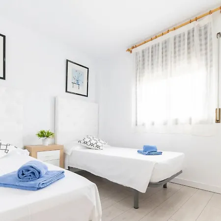 Edificio Blaucel By Interhome * אמפוריבראבה